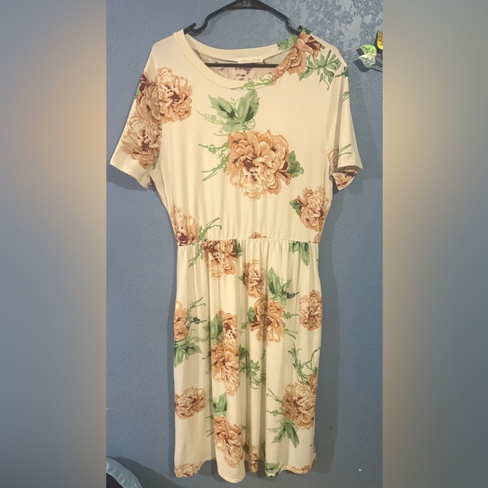 Floral Print Cream Dress short Sleeve Dress- XLG-EUC